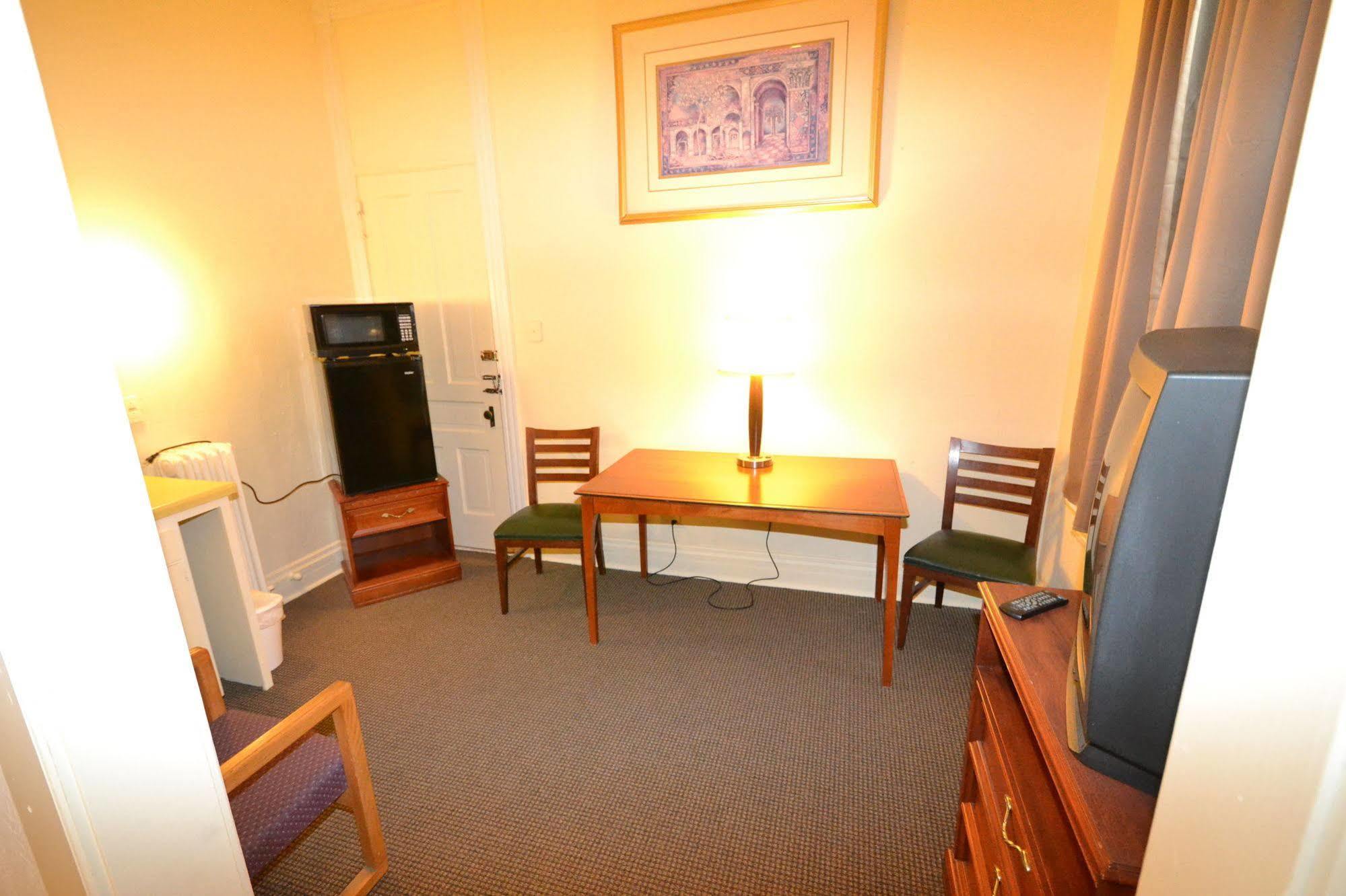 Perfect Stay Inn & Suites Blair Eksteriør billede