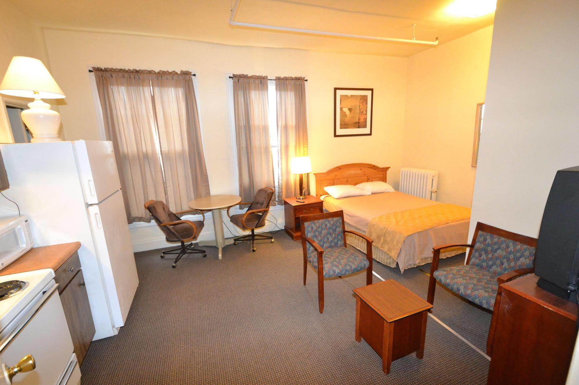Perfect Stay Inn & Suites Blair Eksteriør billede